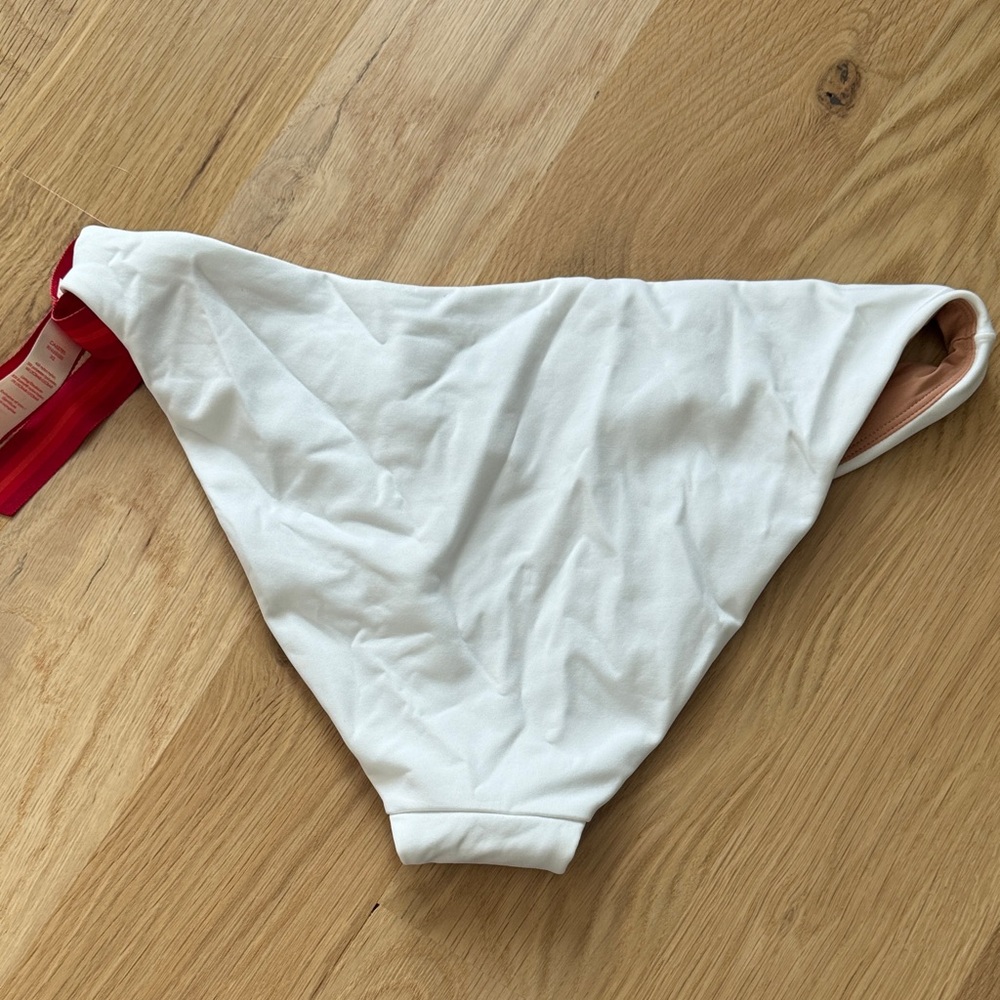 Left On Friday Wear to Bottoms - Picture 5 of 5